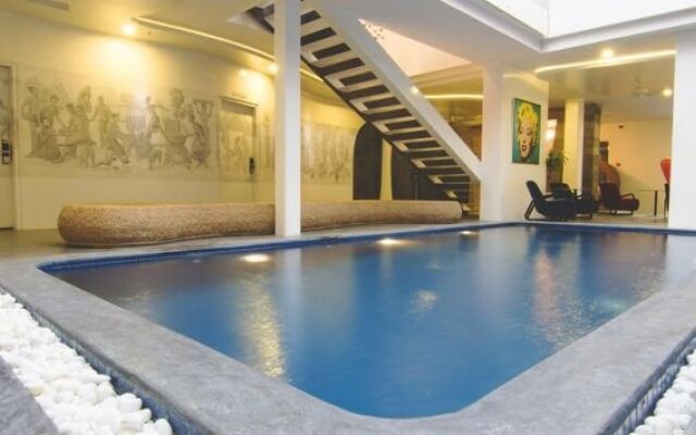 Le Blanc Boutique Hotel