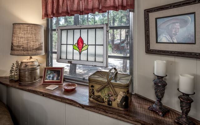 Rogers Roost - Three Bedroom Cabin