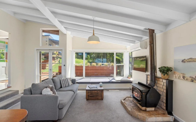 Piha - City Escape, Piha Holiday Home