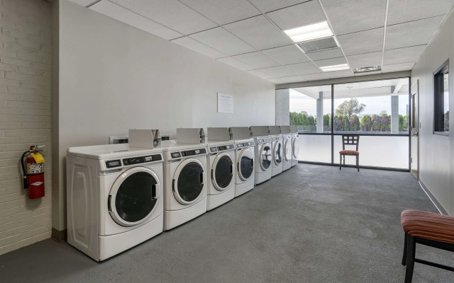 MainStay Suites Lexington I-75
