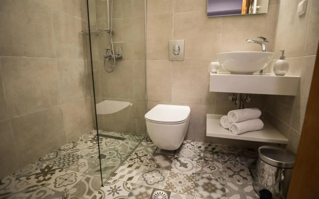 Aloni Studios & Apartments