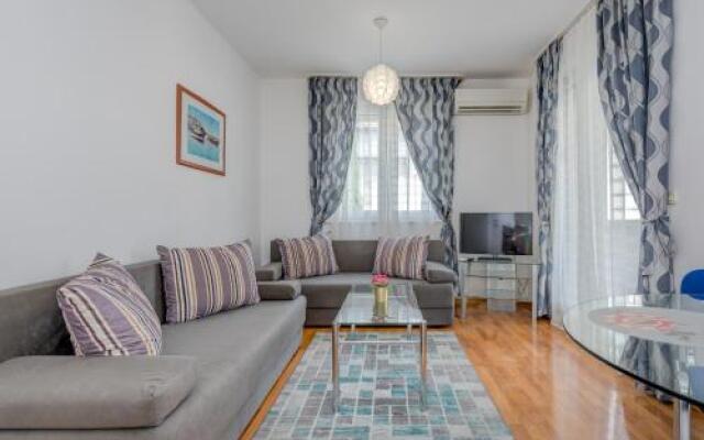 LCT Beacfront apartment ZS