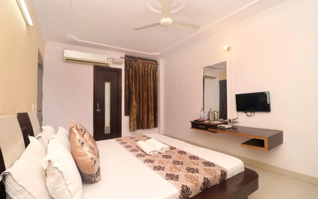 Gurjeet Hotel By Naavagat