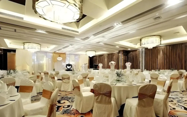 Rainbird International Hotel