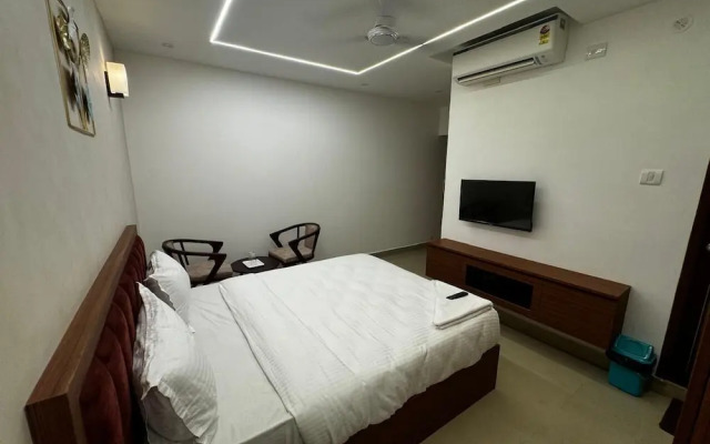 Royal Luxe Business Class Hotel