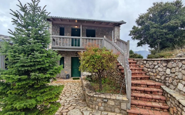 Traditional View Apartment in Livadi Parnassos