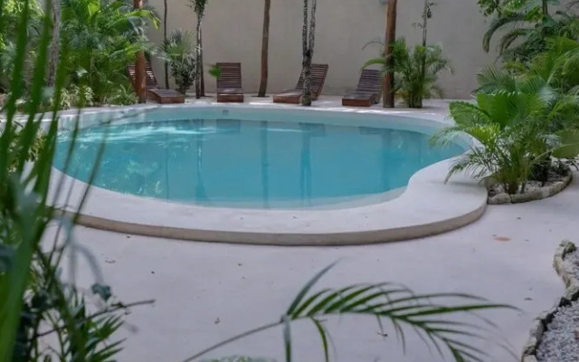 Fabulous Bohemian Apartment Exceptional Location Swimming Pool Terrace Garden