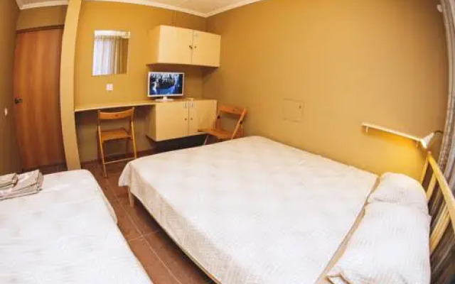 Mini-Hotel At Grandfather Lenin's