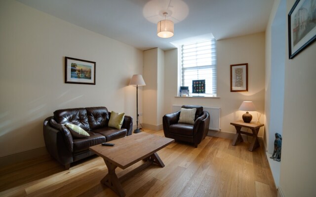 Cs Serviced Apartments