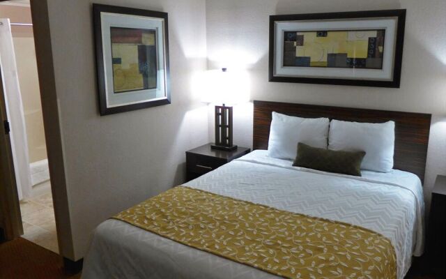 Waterfront Hotel and Marina