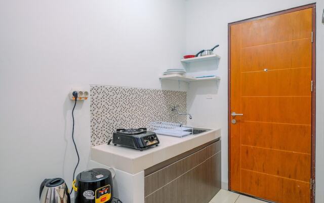 Comfortable and Minimalist Studio at Dave Apartment