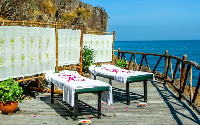 Diamond Bay Resort and Spa