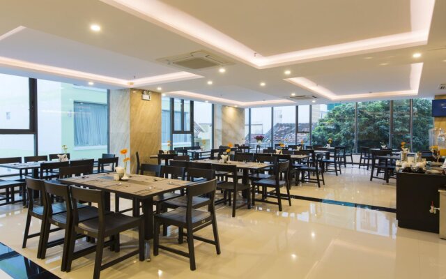 Meriton Hotel