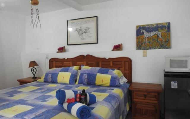 Habitación independiente a pie del lago con AC