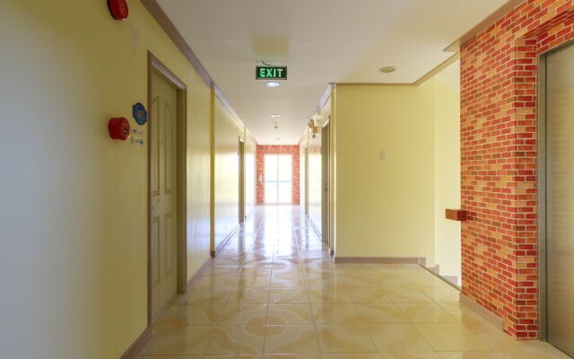 RedDoorz Plus @ Manalo Extension Palawan