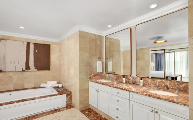 The Ritz-Carlton Coconut Grove, Miami