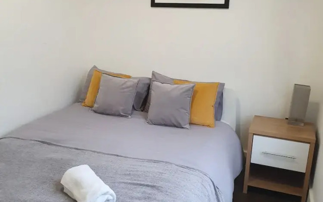 Modern Spacious Executive Apartment