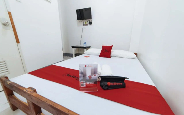 Mark & Marlie Pensionhouse by RedDoorz