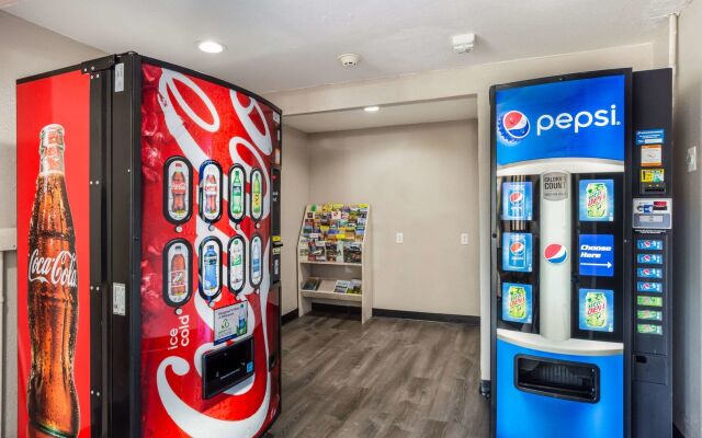 Motel 6 Cross Lanes, WV - Goff Mountain Rd