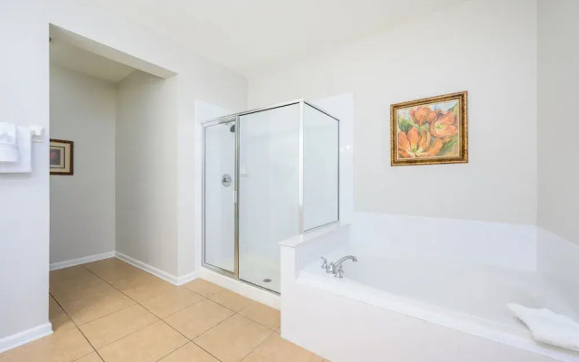 Beautiful Vista Cay Lakeview Condo - 1019