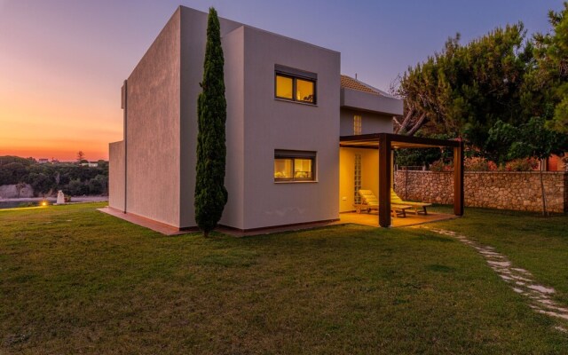 Villa Idyle-Luxury Beachfront Property