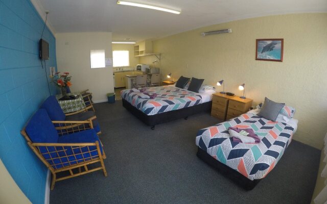 Turn-In Motel
