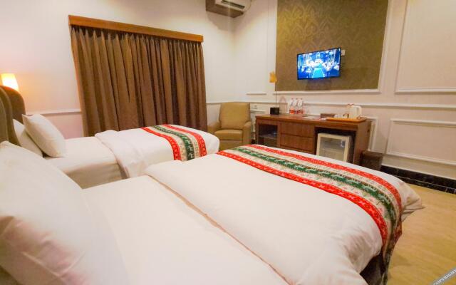 Gili Beachfront Suites