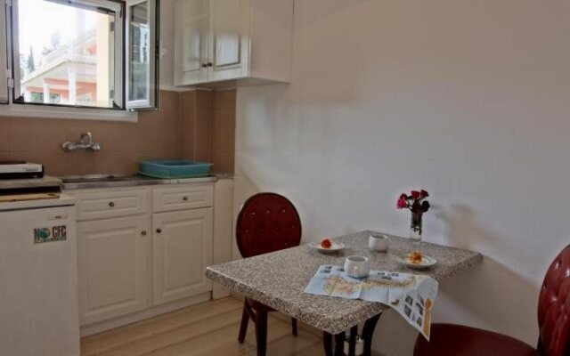 Dimitra Apartments