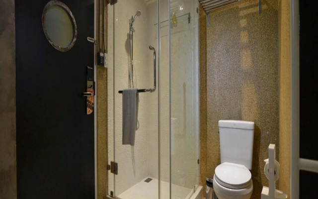 Premier Deluxe Comfort Modern & Relaxing