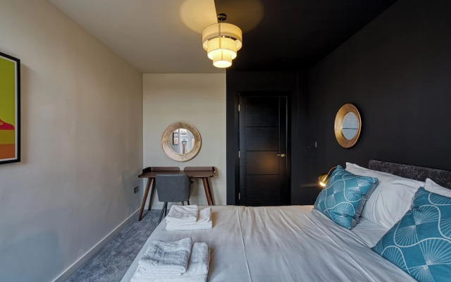 Renaissance House Apartments