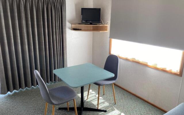 Golden Country Motel & Caravan Park