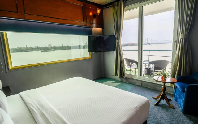 Polo Floatel Kolkata