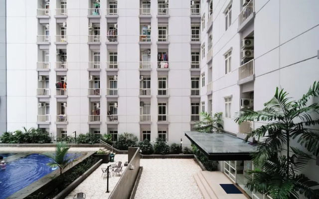 Simple And Comfortable Living Studio At Bale Hinggil Apartment
