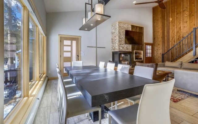 Red Feather 5 Bedroom Home by Redawning