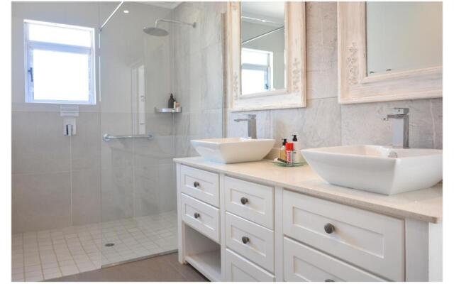 66 On Monzali 4 Star Luxury Guesthouse