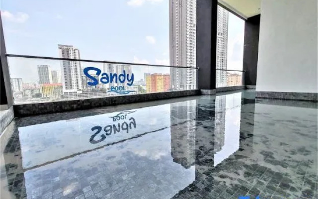 SoftGrey 2 Rooms Apartment, 4+2 Pax @ Urban Suites