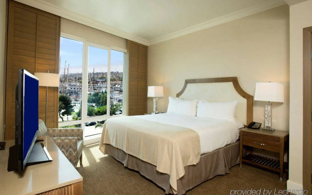 DoubleTree by Hilton San Diego Bayside