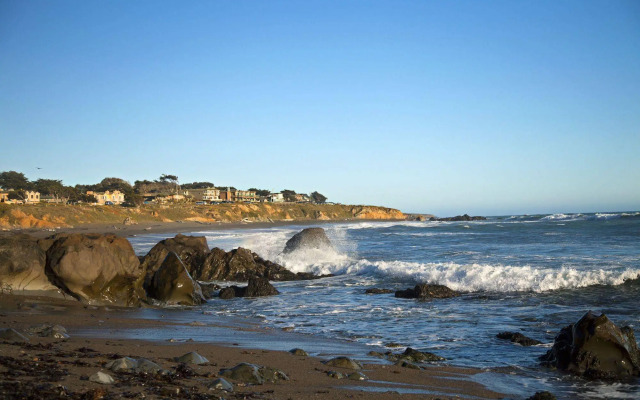 Sand Pebbles Inn