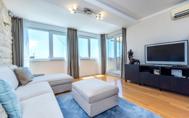 Amazing Apartment in Split With Wifi and 3 Bedrooms