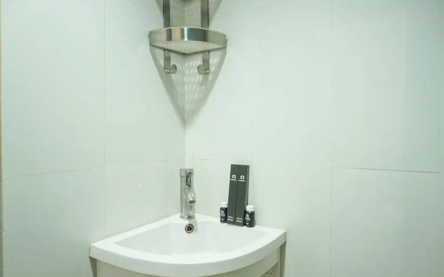 Best Spacious Studio Belmont Residence Puri Apartment