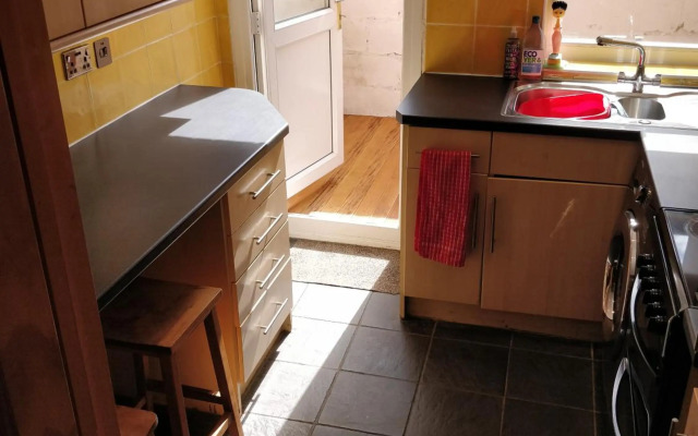 Town Centre House with free parking