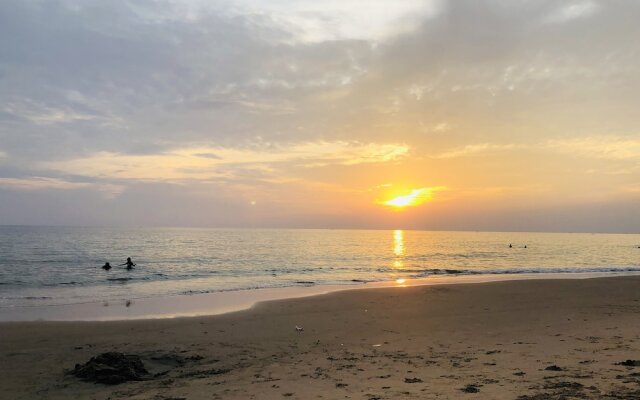 Baan Must Sea