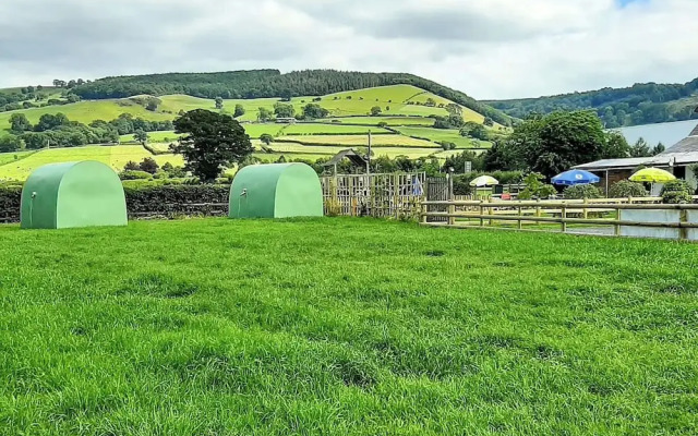 Green Dragon and Kitchen Pod - Sleeps 2 & Parking