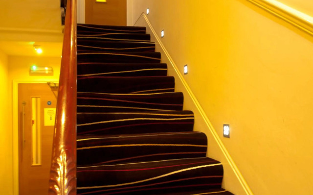 Cromwell International Hotel