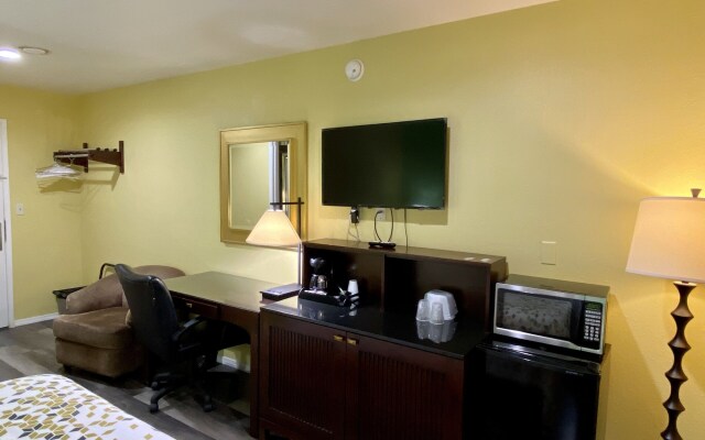 Travelers Inn Medford