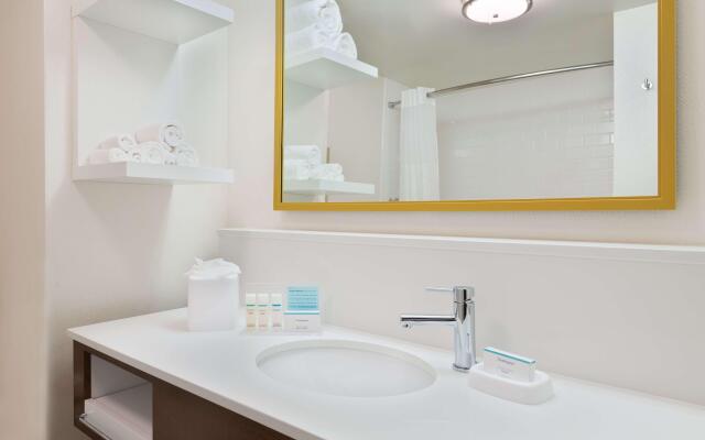 Hampton Inn & Suites Atlanta Buckhead Place
