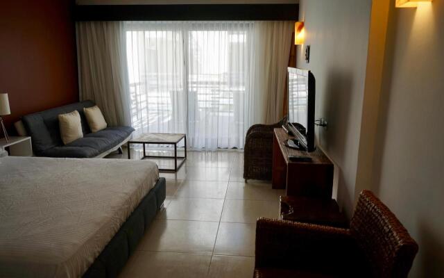 Aldea Thai by oceanfront