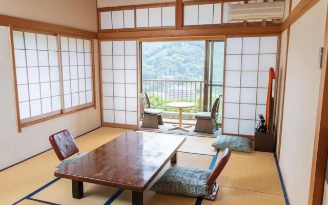 Yugawara Onsen Apolosou