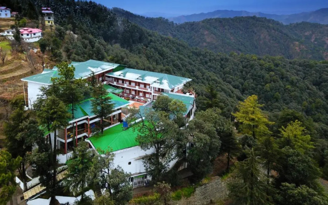 TreeHouse Chail Villas