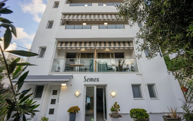 Semes Luxury Apartments by Estia